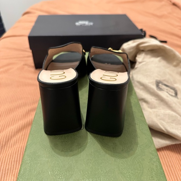 Gucci Women's Black Leather Slide Sandals - Picture 3 of 8